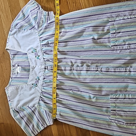 Vintage Kmart Short Sleeve Front Snap Striped  Housecoat Women's Size Medium - Picture 10 of 16